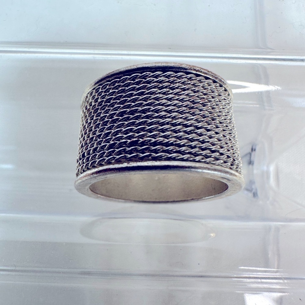 Silver Textured Womens Band Statement Finger Ring Size 8